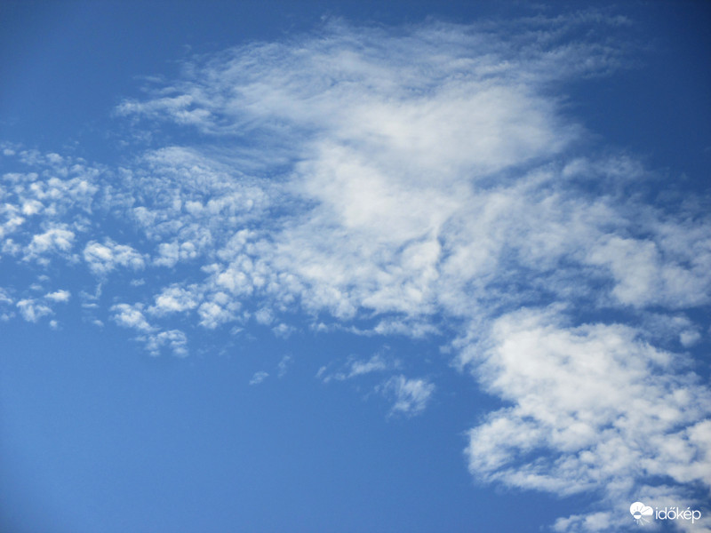 Gyengén felhős, de végre süt a nap 