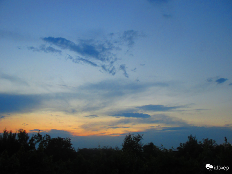 Kék óra előtti pillanatban