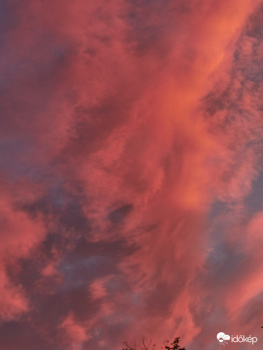 Izzó felhők...