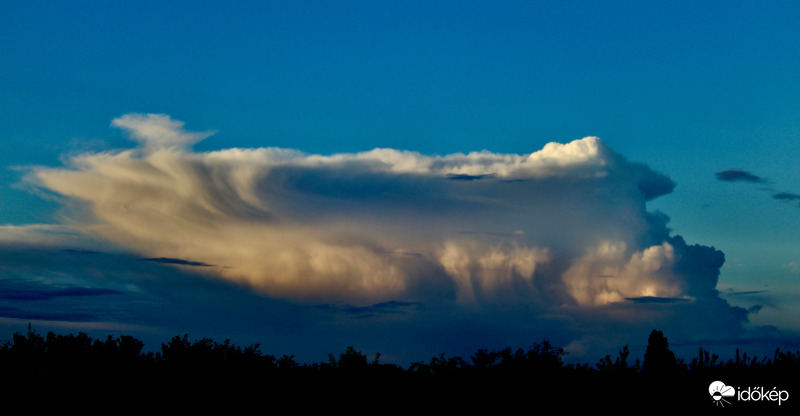 Cumulonimbus incus