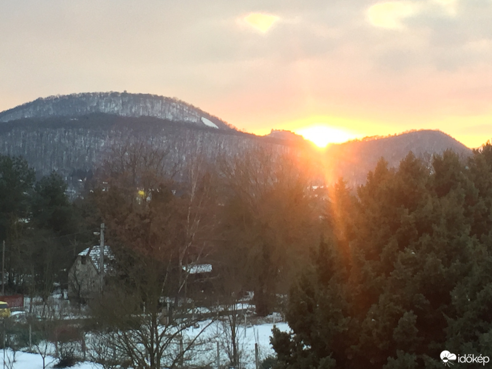 Nap lemente a Visegrádi várnál