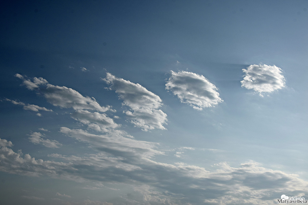Felhők.
