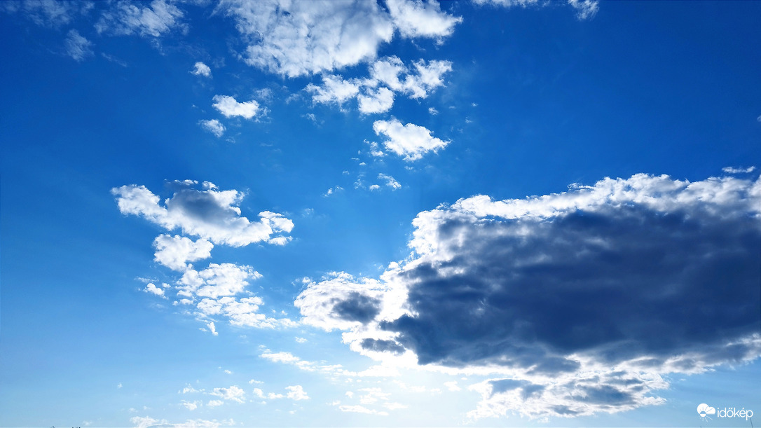 Felhők.