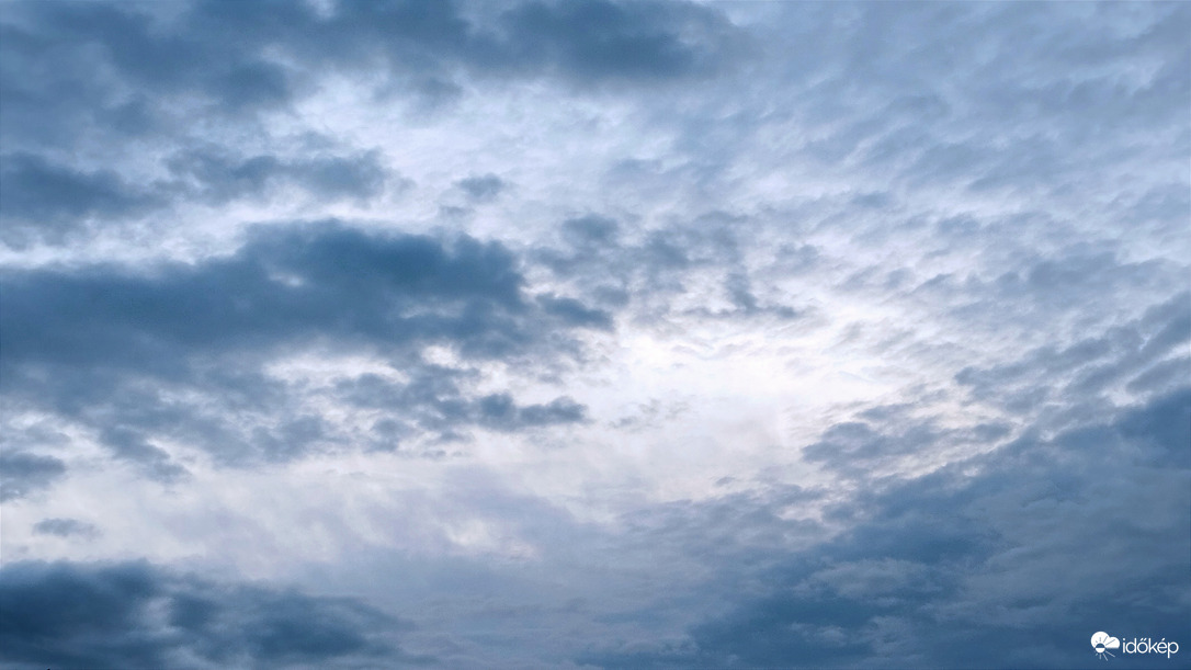 Felhők.