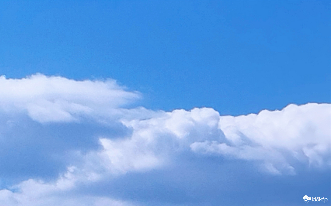Felhők.