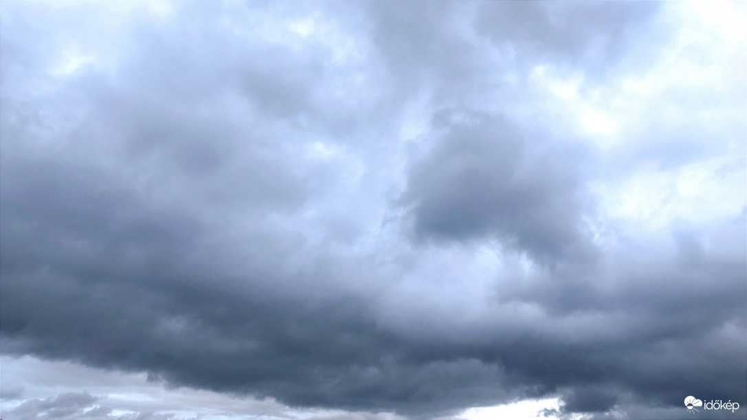 Felhők.