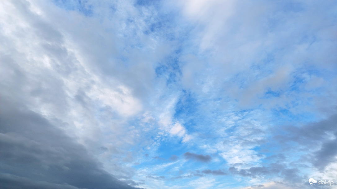 Felhők.