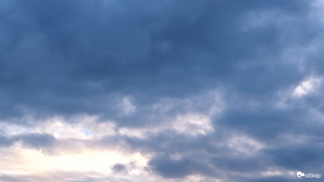 Felhők.