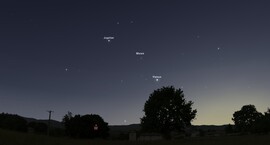 Jupiter-Hold-Vénusz hármas