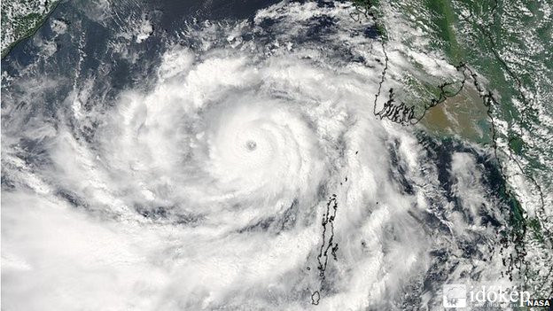 Phailin2