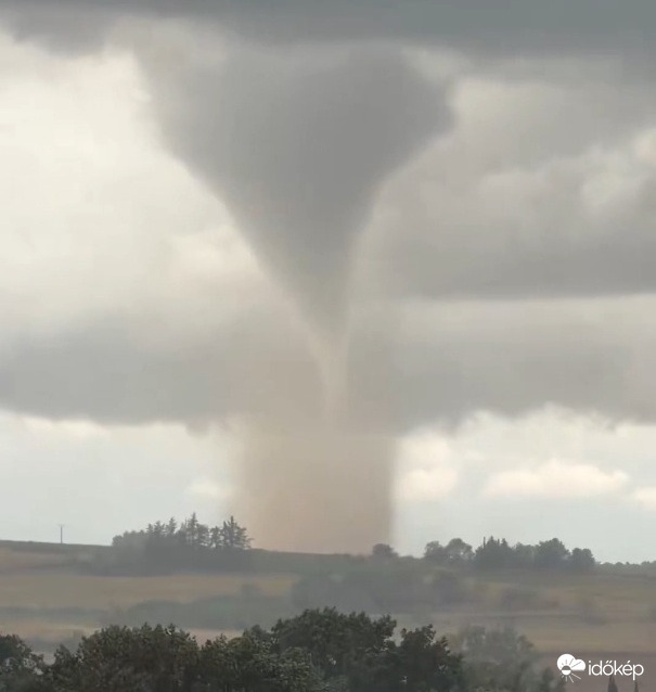 Tornádó pusztított Franciaországban