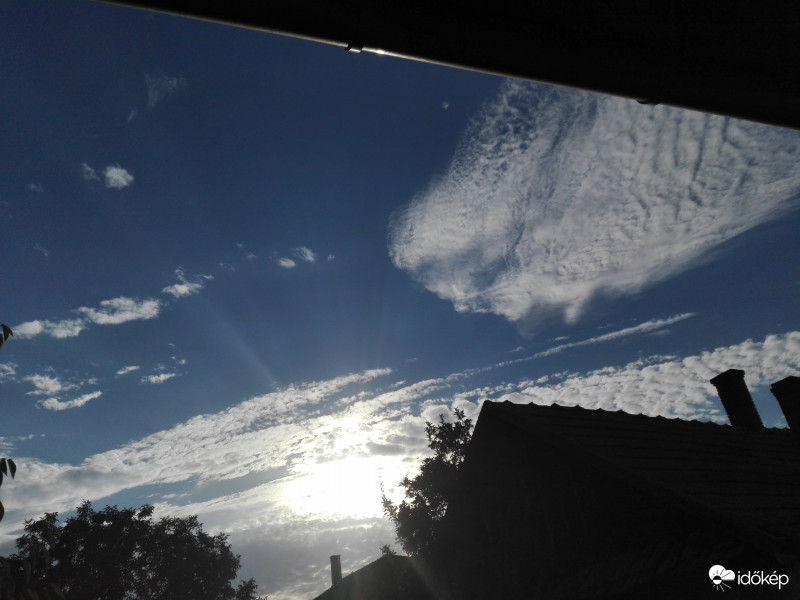 Délutáni csodás felhők