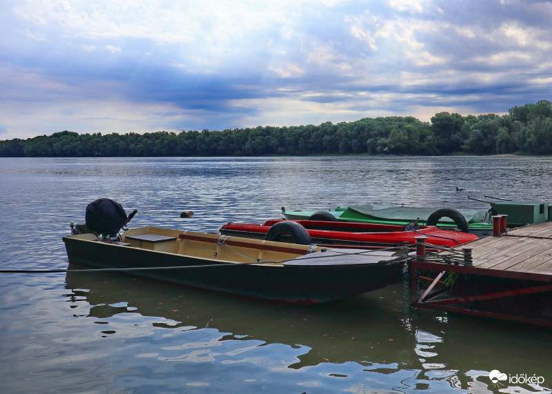 Eső után a Dunán