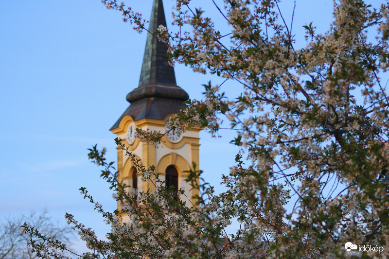 Alkonyatkor