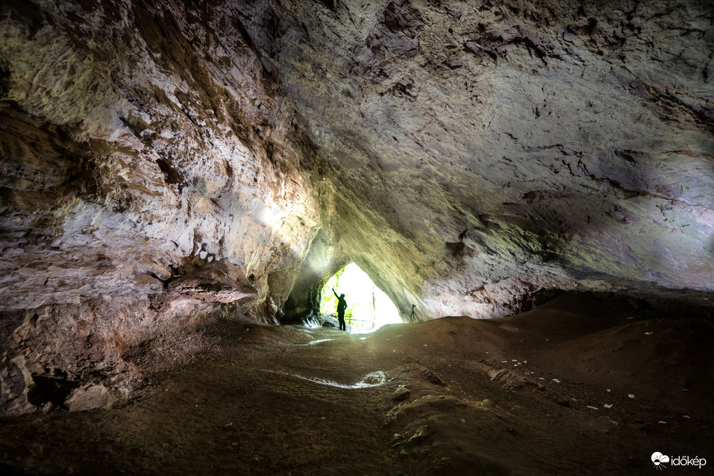 ISTÁLLÓS-KŐI-BARLANG