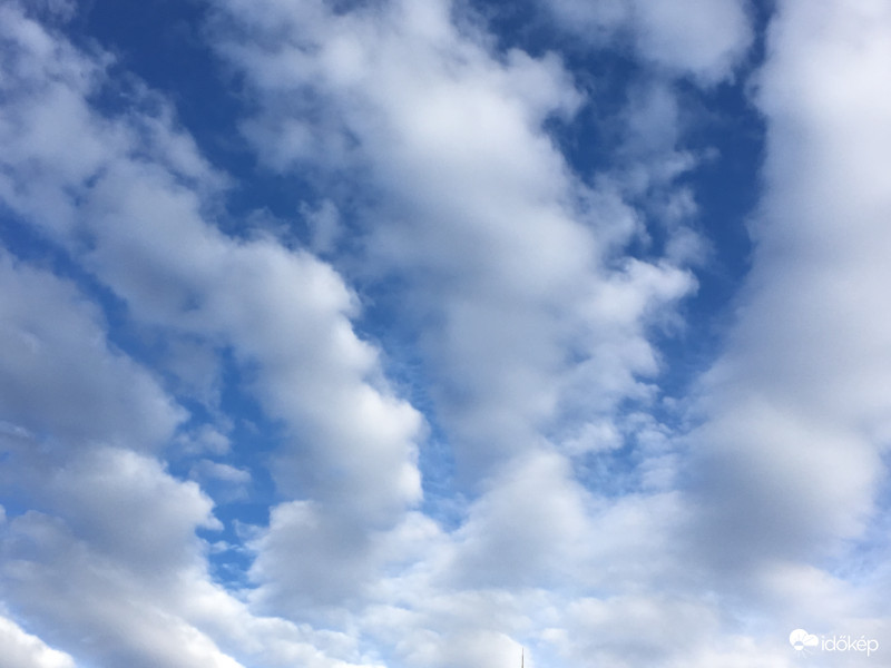 Érdekes formák...arcok felhőkbe burkolva