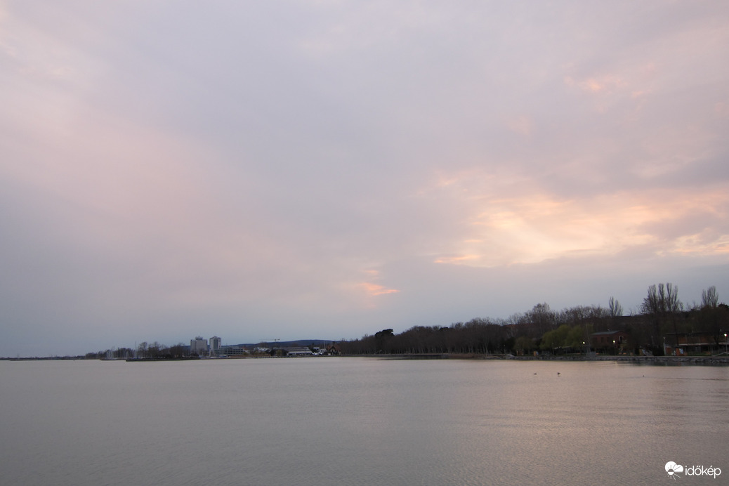 Balatonfüredi alkonyat pasztell színekben-3.