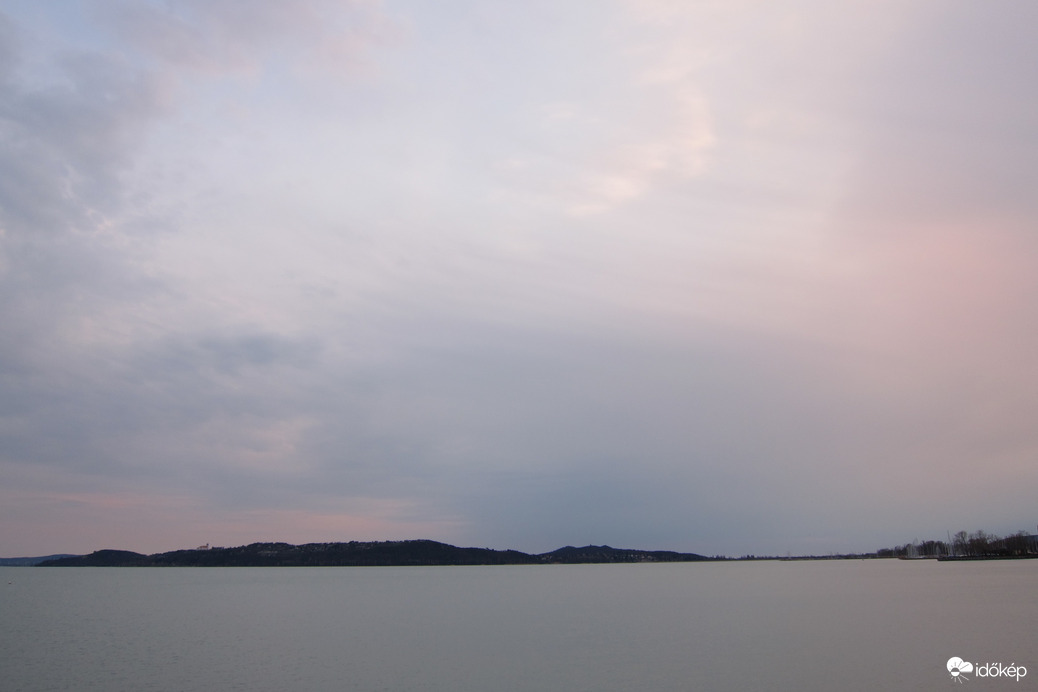 Balatonfüredi alkonyat pasztell színekben-1.