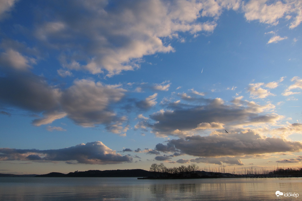 Hidegfronti felhők Balatonfüred fölött-2.