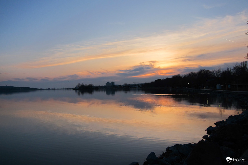 Az első tavaszi naplemente balatonfüreden