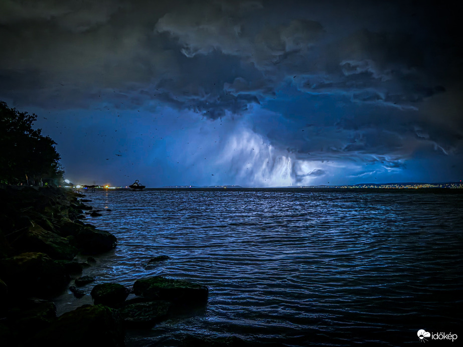 Tihany feletti villámparádé