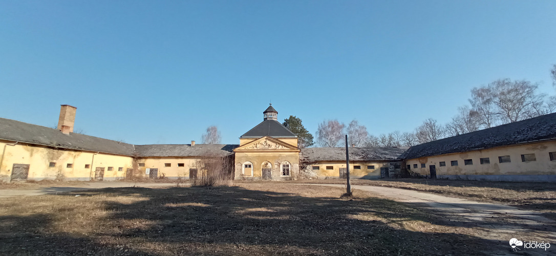 Istálló kastély - építtette Grassalkovich Antal