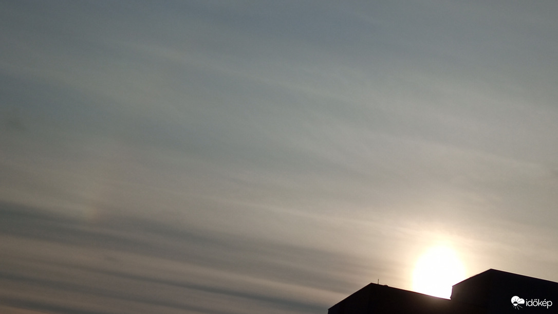 Egy kis gyenge baloldali mellék Nap :)