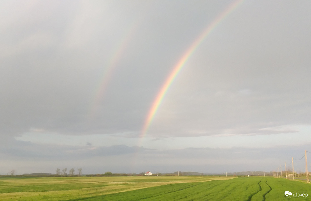 Szivárvány Jászdózsa közelében 