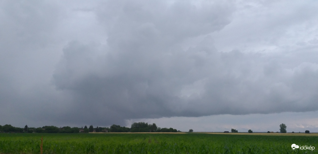 Tornyosulás a síkság fölött 