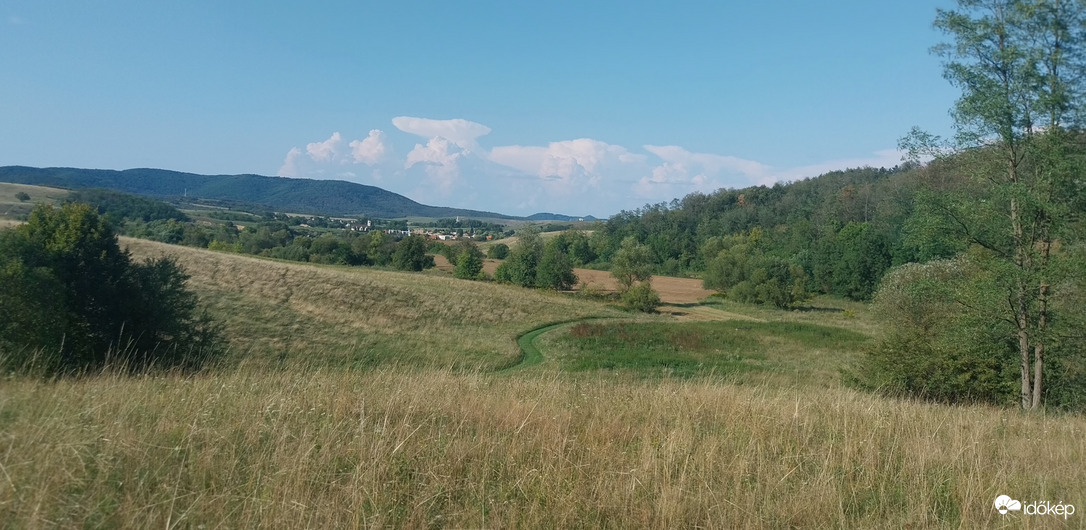 Medvesalja vidéke, távoli zivatarokkal 