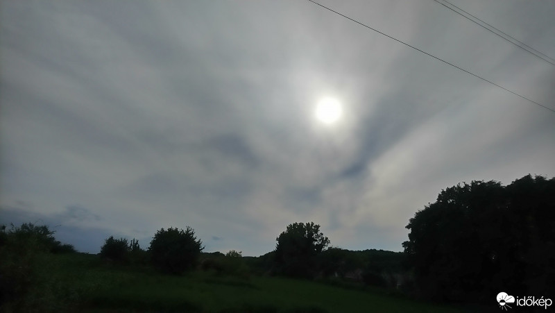 Súr