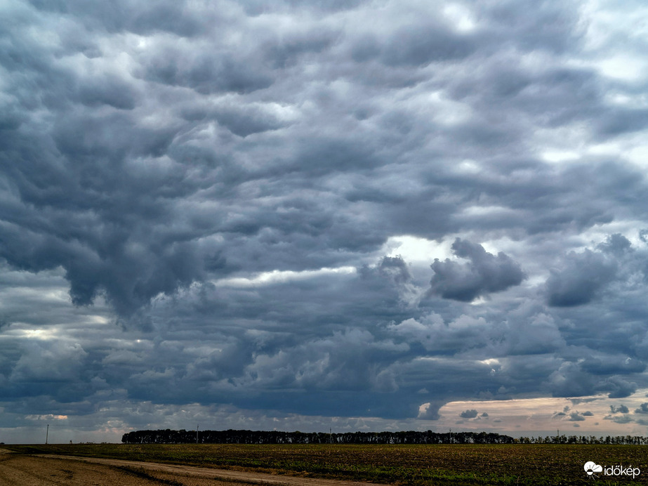 További felhős kép