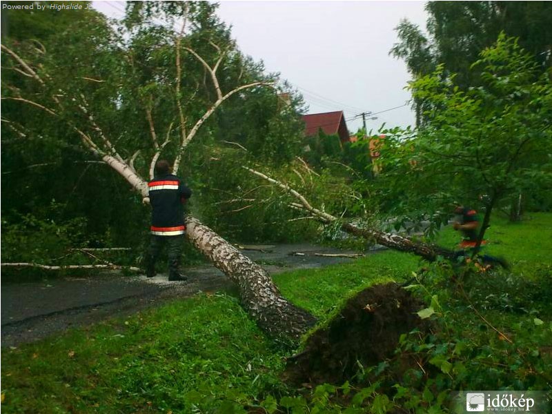 Tornádó után (Diósjenő)