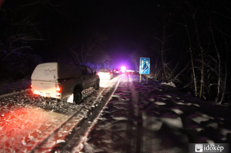 Események a 65-ös úton Hőgyész és Szekszárd között