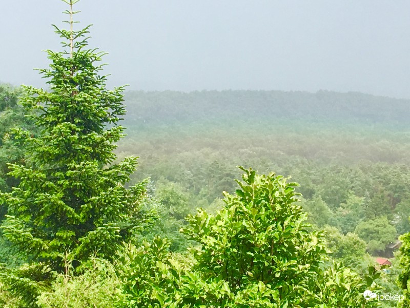 Szivárvány a völgyben