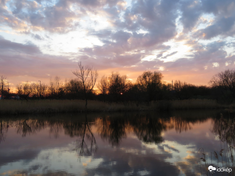 Naplemente előtt az Úrréti - tónál