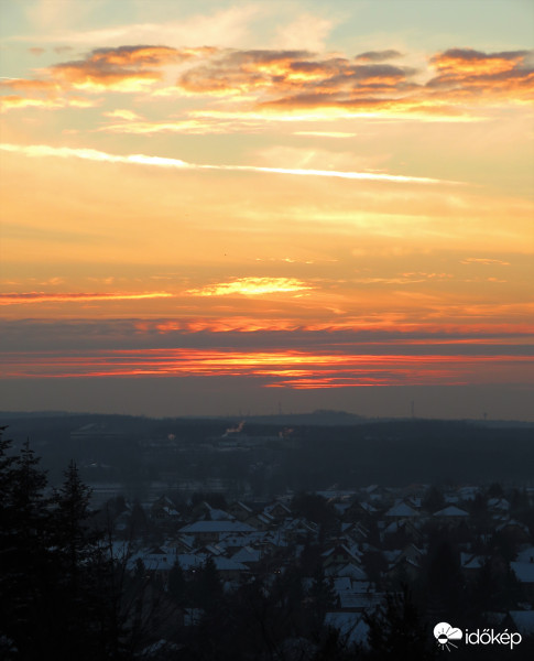 Naplemente előtt (ma 16:23-kor)