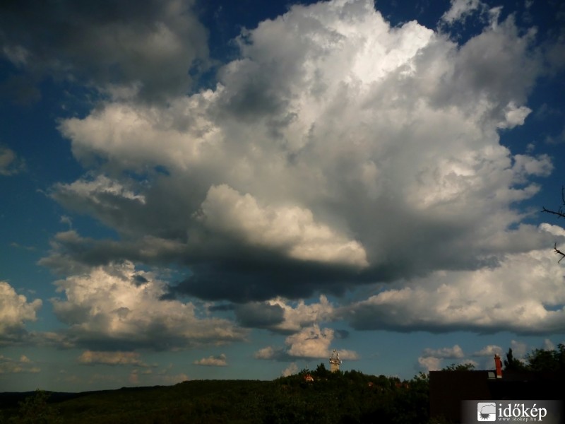 Mai égkép Gödöllő felett (18:20-kor)