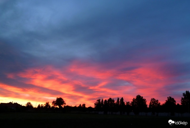 Naplemente után (tegnap 20:52-kor)