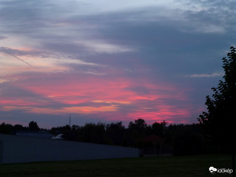 Mai krepu Gödöllő felett 