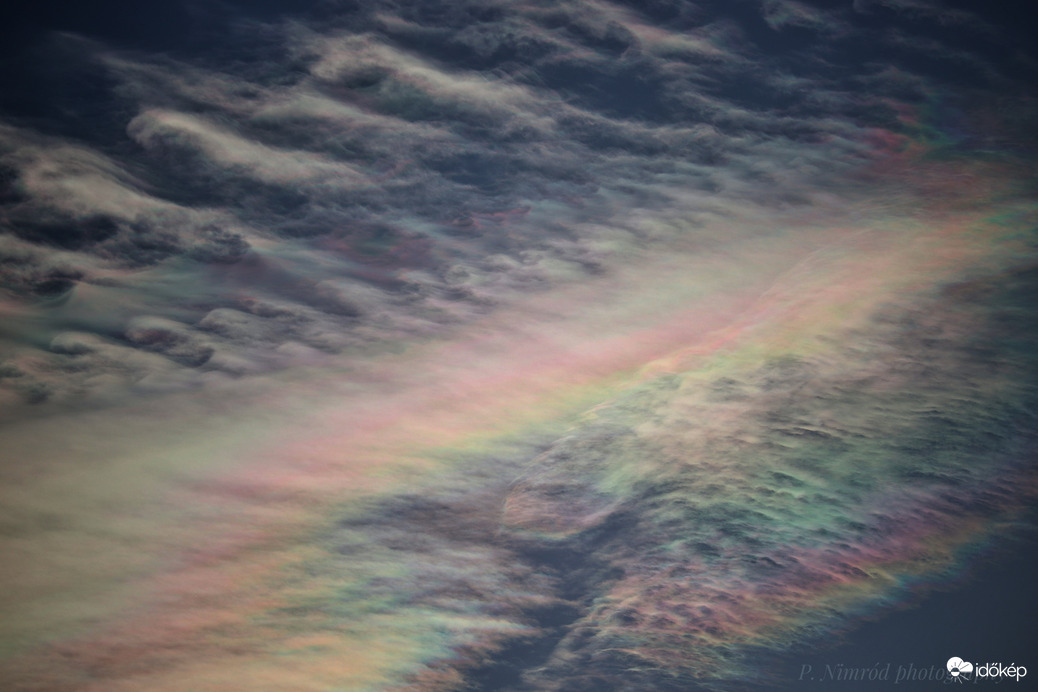 Irizáló felhők ☺️