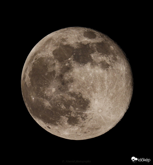 Mai hold ☺️. Negyedik fotóm az űrtávcsővel ☺️