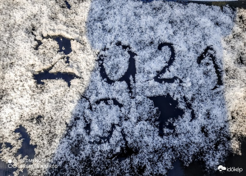 Graupel zápor után tavasszal. Ez már a 6.-dik égszakadás után lett