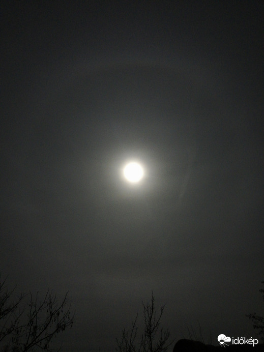 Holdhaló (Huawei - Esti mód: S 32, ISO 800)