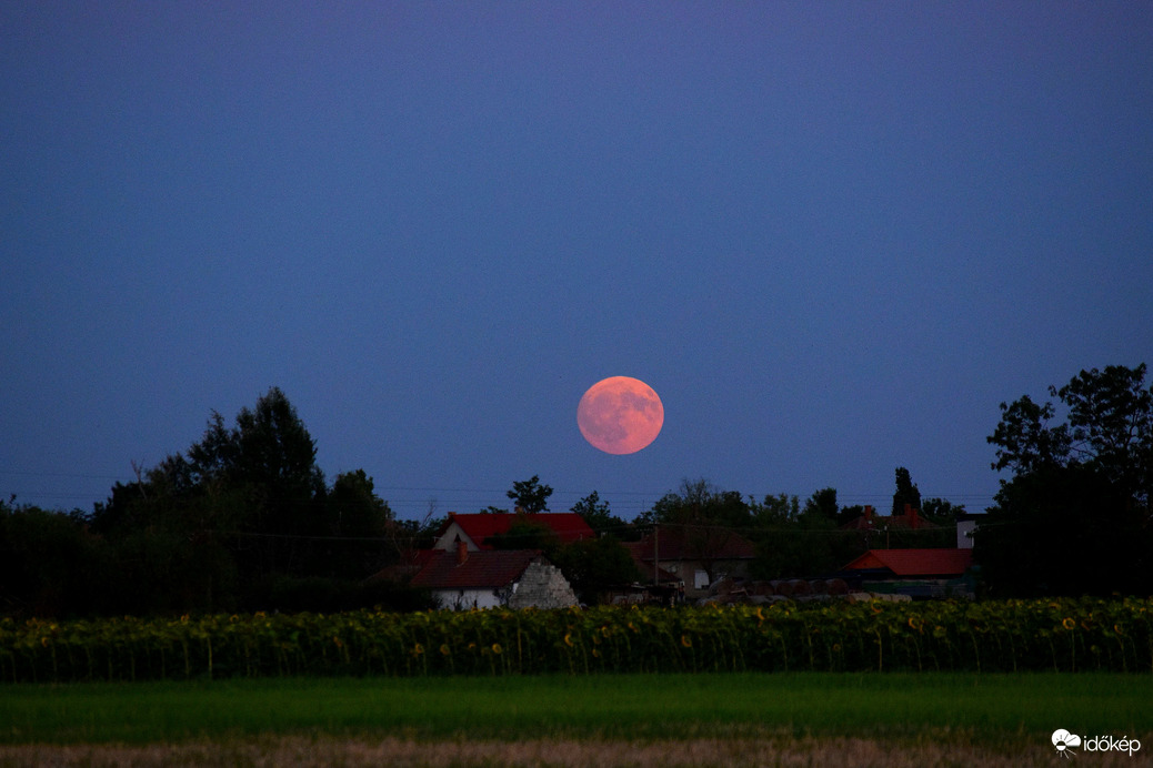 Telihold előtti holdkelte Dévaványán