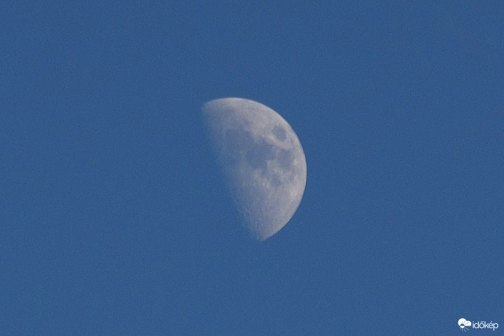 Kora esti hold (2025. 07. 03.)