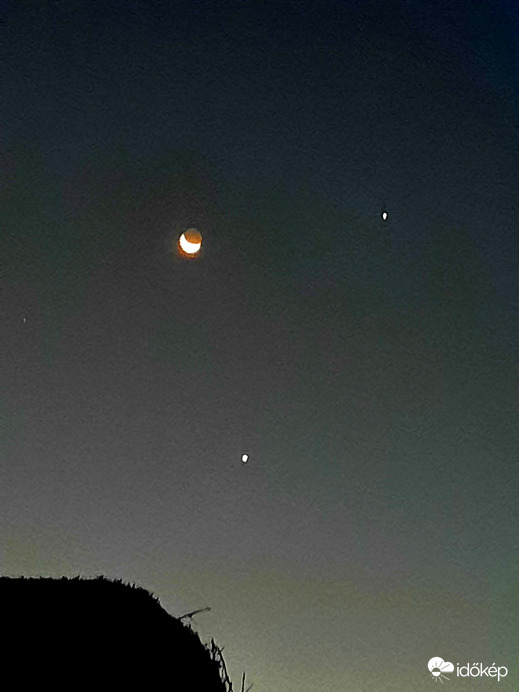 Hajnali együttállás (4:53)