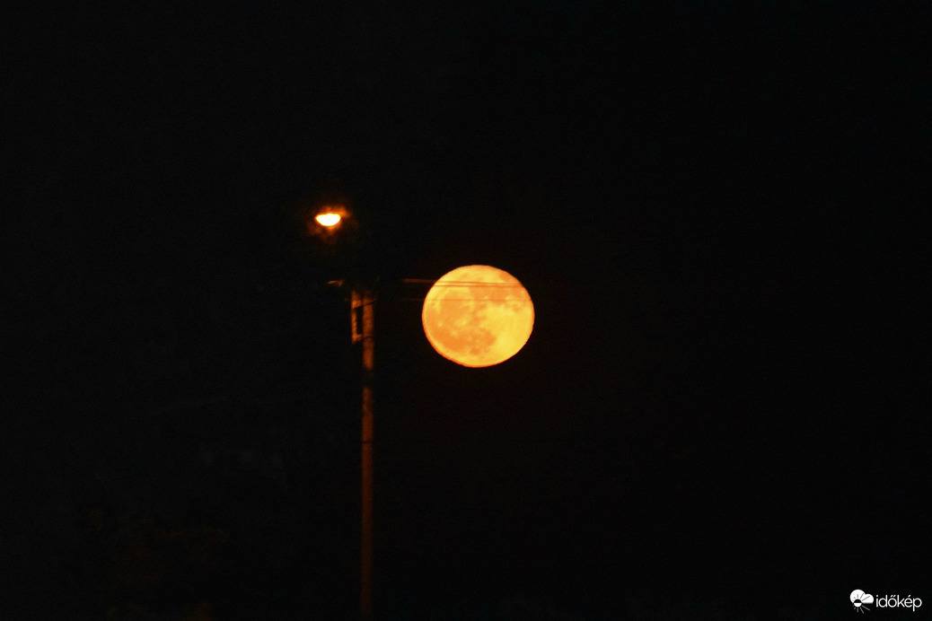 Tegnap esti holdkelte 3