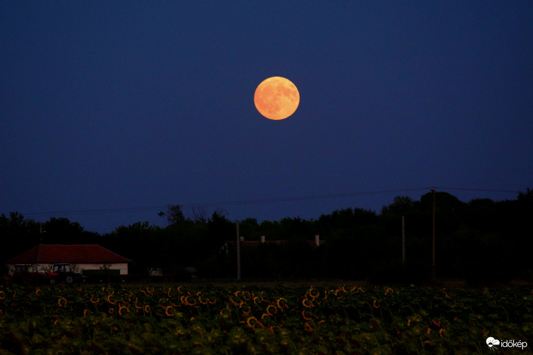 Telihold előtti holdkelte Dévaványán