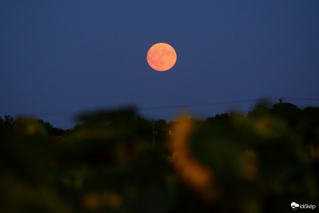 Telihold előtti holdkelte Dévaványán